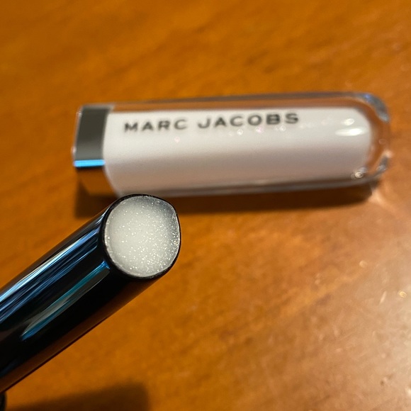 Marc Jacobs Enamored Hydrating Lip Gloss Stick Dancing Sheen π - Picture 7 of 16